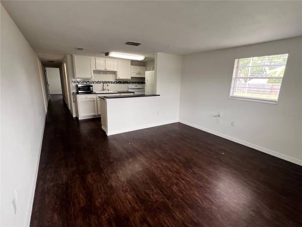 $1600.00 / 2br - 812ft2 - Spacious 2 Bedroom 1 Bath Apartment with Fenced Yard!63980539084931123