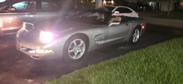 2001 Corvette C5 descapotable, pocos kilómetros - $1863480007411203121