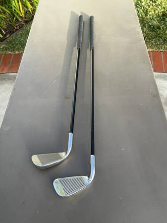 Cheap! Young Kids Golf Clubs (Pinseeker Kidseeker 5 & 9 irons) 1