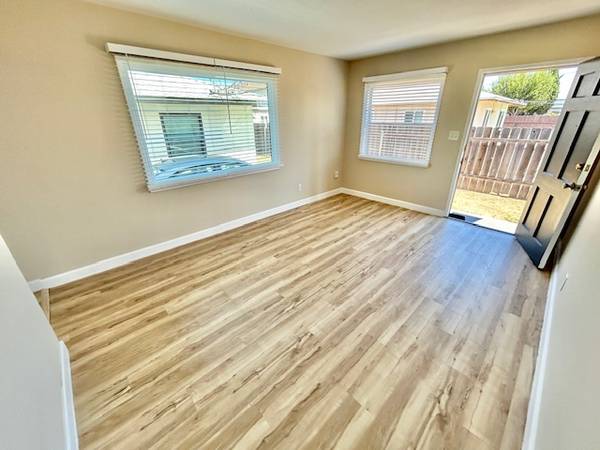 $1,675 / 1br - 500ft2 - Cottage reformado estilo 1B/1B, Lavandería (561) (Chula Vista)63663819306755122