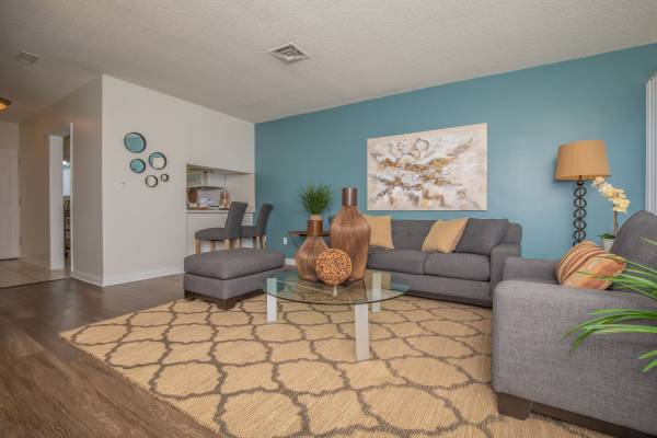 $2,725 / 2br - 950ft2 - 2x1.5 Townhome, Gran comunidad, 8 piscinas, 15 salas de lavandería, parque para perros (POINT LOMA)63621398953729123