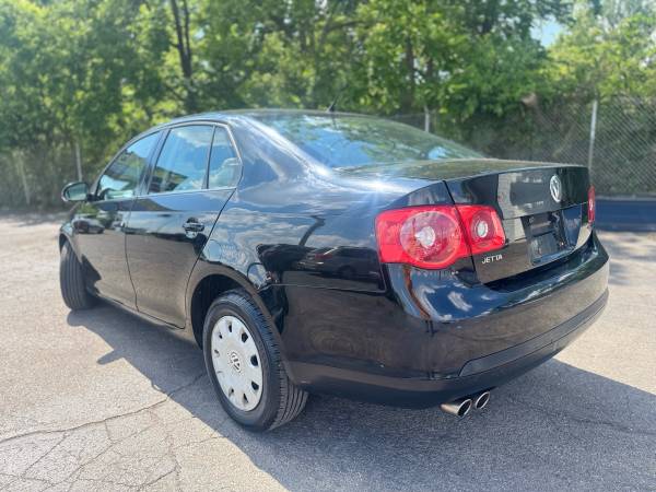 2007 Volkswagen Jetta (79K Millas) - $4,995 (Camby)63622014627329122
