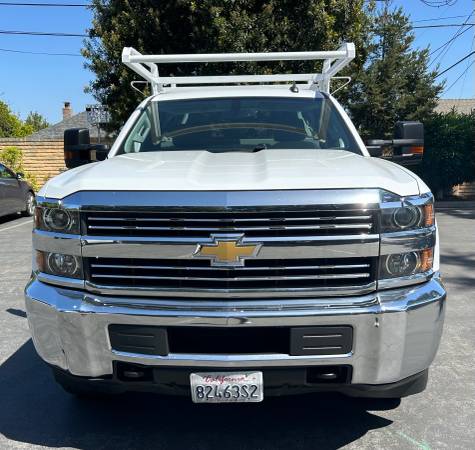 2017 Chevy Chevrolet Silverado 2500 HD Cabina Regular Camión de Trabajo 2D 8 ft - $25,995 (Cupertino)63469762448385124