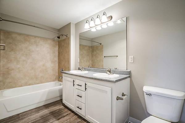 $2,912 / 3br - 1385ft2 - Limited 3 BR Townhomes-Huge Closets, Decks & More! (Fife)63934549069826124