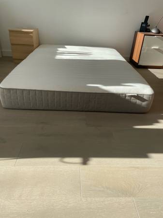 Full size Mattress 1