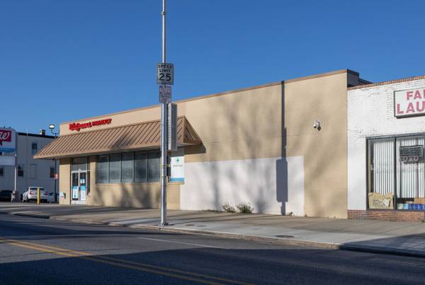 $27 / 10000ft2 - ESQUINA COMERCIAL PRIME HAMPDEN CON ESTACIONAMIENTO EN ALQUILER (Baltimore)63694910156801124