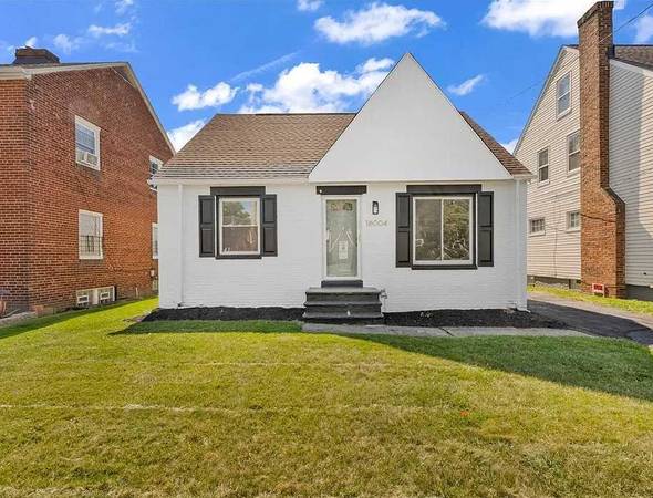 $1,050 / 3br - Beautifully renovated 3 bedroom, 1 bathroom cape cod for rent (Cleveland, OH)63907609927555120