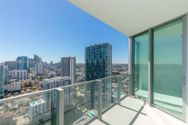 $649,000 / 1br - 791ft2 - Biscayne Beach BayViews 1 Bedroom 2 Bath Amazing Layout (Edgewater)64051003150337120