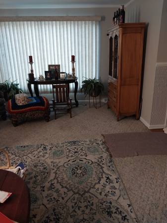 $1,000 / 3br - 2100ft2 - Seeking Middle-aged M/F to Rent Beautiful Bedroom and Bathroom in My T (Southmoor Park, Denver)63679424041475123
