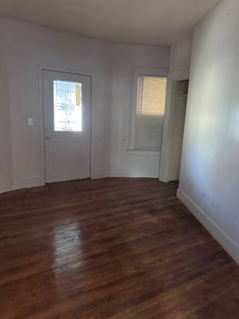 $1,650 / 3br - 3 Bed/1Bath/Liv (New Haven)64010165508866123