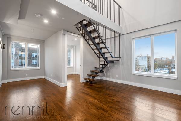 🏠 4 Bed / 1.5 Bath Penthouse Duplex — Crown Heights, Brooklyn | $4,00 — photo 1 of 12
