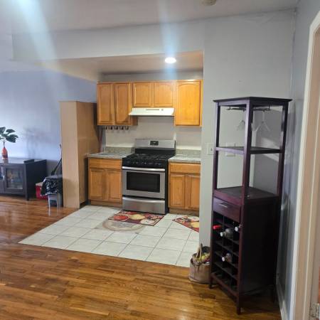 $350 / 1br - XLARGE Studio, Private Bathroom, 1 shared Bathroom with shared Kitchen63854288919299124