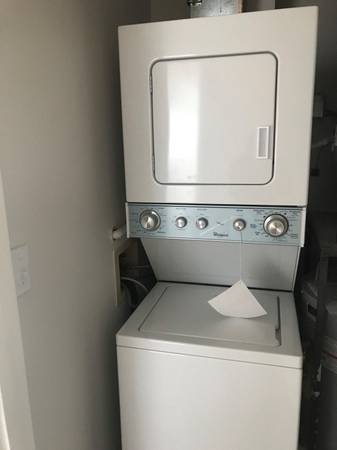 $2,800 / 2br - 1300ft2 - Parque para perros, Área de picnic, Aire acondicionado y calefacción central (180 Woodbury St, Manchester, NH)63656178068481121