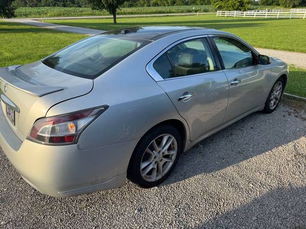 2010 Nissan Maxima SV - not running - $950 (Springfield)63621540223363123