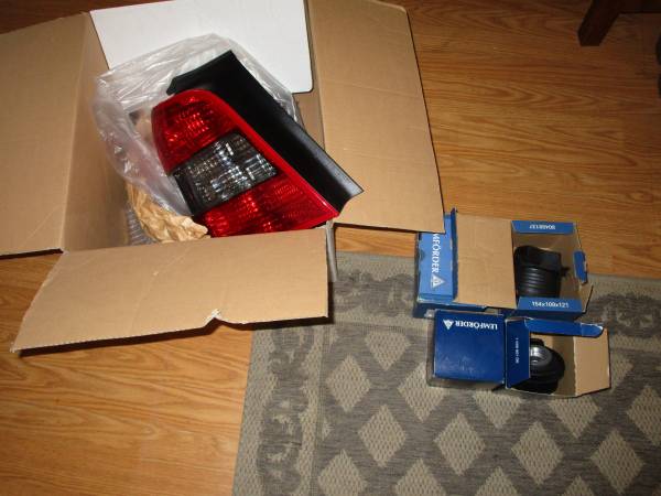 2011 Mercedes GLK350 rear subrame mounts, left rear tail light 1