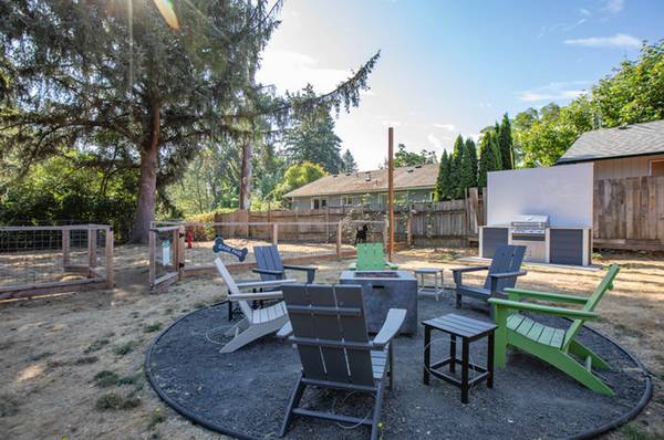 $2,299 / 3br - 1246ft2 - Easy Access to the Max Light Rail, Assigned Parking, 3 BD ([object Object], Gresham, OR)63831536515843124