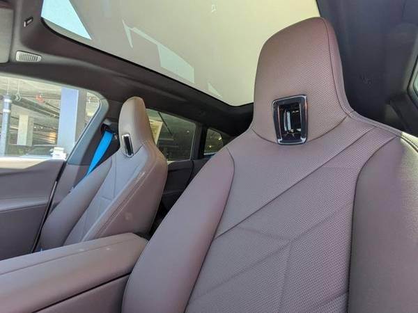 2022 BMW iX AWD Tracción en las Cuatro Ruedas Eléctrico xDrive50 SUV - $49,900 (Bentley Newport Beach)63623948820481124