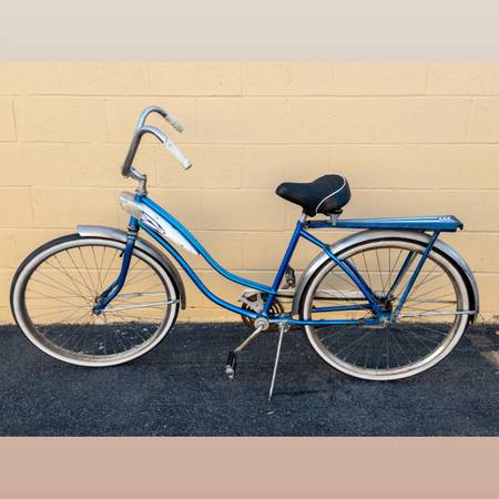 Vintage Montgomery Ward Hawthorne Ladies Cruiser Bicycle Blue