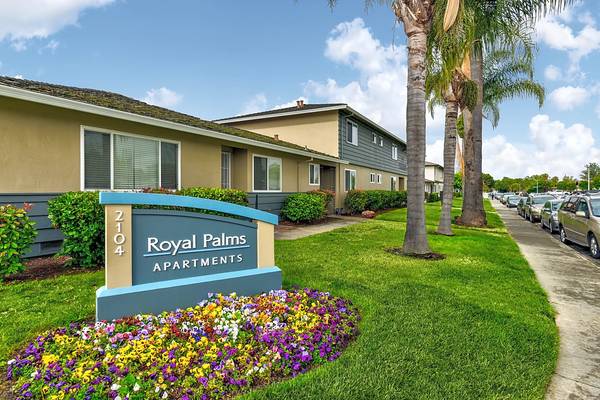 $2,395 / 1br - Piso superior de un dormitorio a poca distancia a pie del parque Warburton (santa clara)63695877678849120