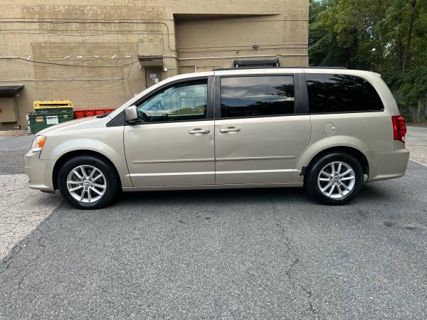 2013 dodge grand caravan SXT - $3,999 (Alexandria)63439914472705122