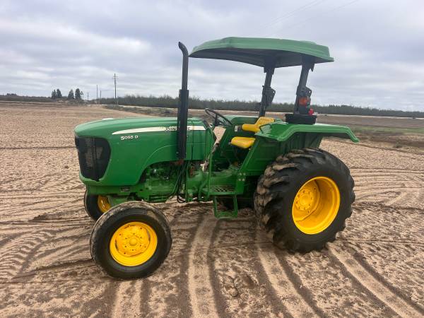 John deere 5055d tractor 1