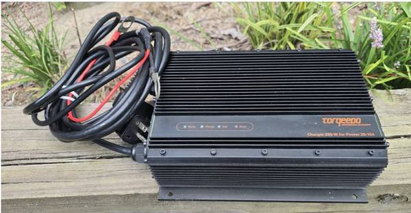 Torqeedo 290W Lithium Ion Battery Charger 1