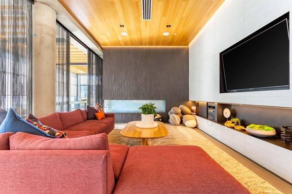$1,975 / 1br - 763ft2 - Heart Of The Pearl - Up To 8 WEEKS FREE! - Hot tub  Heated Pool! (Pearl District)63831466402179121