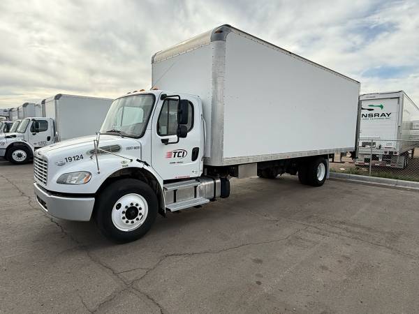 2019 Freightliner M2 26’ Box Truck 1