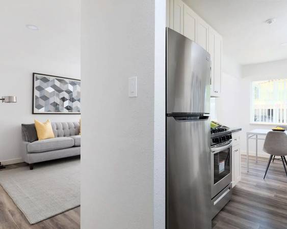 $2,295 / 2br - ¡RECORRA EL LUJO! Cocina gourmet con electrodomésticos de acero inoxidable (santa rosa)63824144344195121