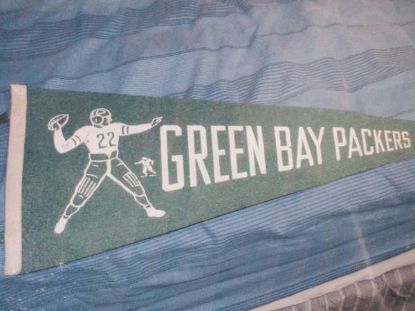 Hello , I am looking for the old felt banner pennants of the packers 1