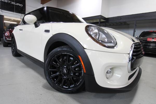 2018 F56 MINI COOPER Hardtop PEPPER WHITE ONLY 66K  NEW TIRES SERVICED - $15,900 (Specializing in MINIs ONLY / FINANCING AVAILABLE)63442216537089121