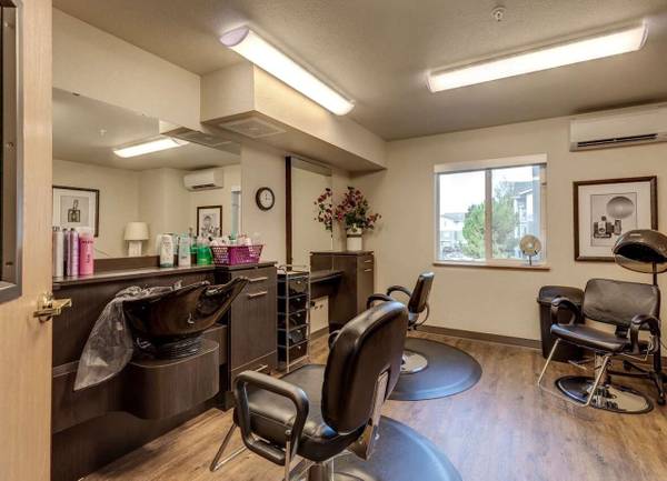 $1,603 / 2br - 712ft2 - Reserved Covered Parking, BBQ and community garden area, Elevator (9001 NE 54TH ST, Vancouver, WA)63831396439939123