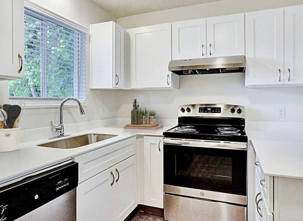 $1,495 / 2br - GET $1000 OFF! 2B w Year-Round Amenities - Dog Park, Onsite Workspace (Beaverton)63615726993667121