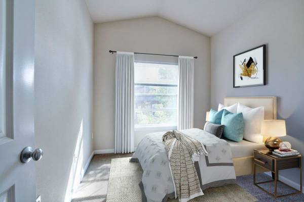 $2,100 / 2br - 1589ft2 - Centro de fitness, comunidad hermosamente ajardinada, techos abovedados (Gresham, OR)63672654238721120