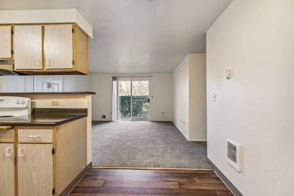 $1,445 / 1br - 619ft2 - ¡UN MES GRATIS! Unidad de 1 dormitorio en esquina del 2.º piso lista desde hoy (1645 ne 20th ST, Gresham OR)63820824473219121