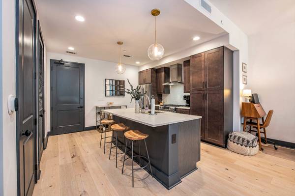 $3700.00 / 1br - 818ft2 - 5 Gadsdenboro St #21364015948110466123