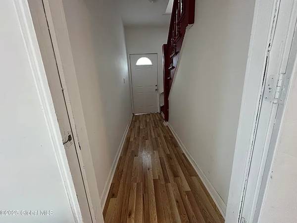 Charming 3 Bed, 1 Bath Single Family Home in Schenectady, NY - $1550/m 1