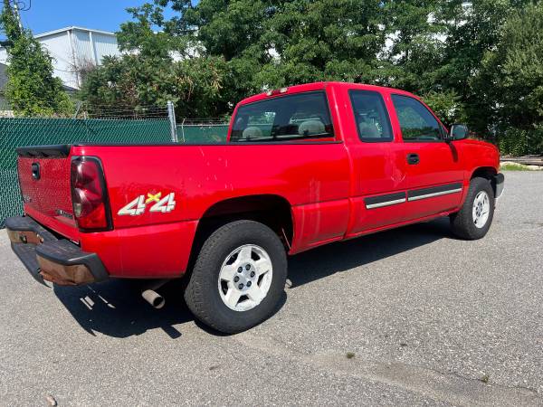 2005 Chevy Silverado 4x4, cabina extendida, funciona bien - $2.595 (límite de Mass / NH)63441268599427122