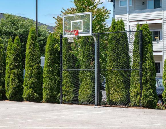 $1,645 / 2br - GET a FREE MONTH & PAY $1000 ON MOVE - Onsite Sports Court & Dog Park (Vancouver)63914971955203123