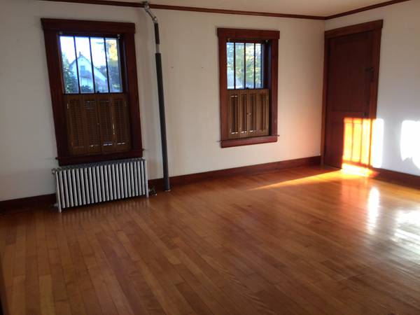 $1,850 / 2br - 1000ft2 - $1,850 Owner Occupied Duplex 2 BR First floor 1,000 sq ft (Rochester)63656244981763124