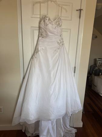 Strapless Hand-Beaded Wedding Dress with train 1