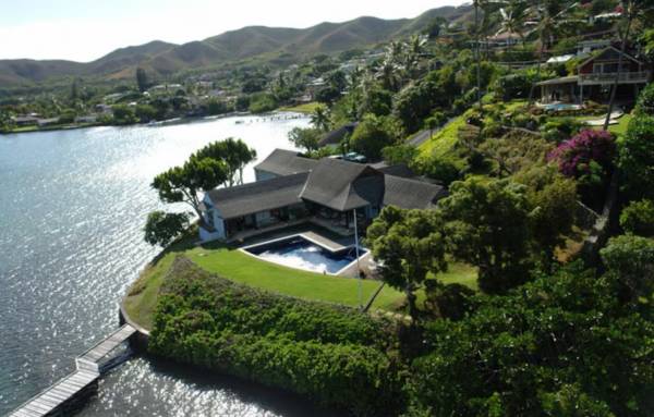 Waterfront, pool/spa Home with amazing views! 1