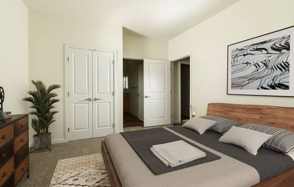 $1,470 / 2br - 1025ft2 - Simply breath-taking! Beautifully designed 2 BR/1.5 BA - just for you (Glendale)64047539702915120