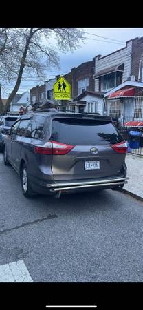 Toyota sienna for sale good condition - $8,500 (Brooklyn)63654719366915121