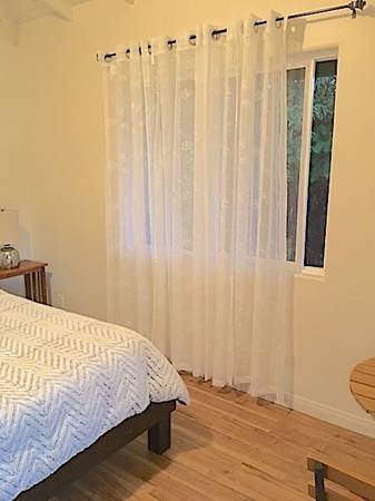 $1,300 / 250ft2 - Monthly - Private Bungalow Unattached - Small Suitable for One Person (haiku)63939666668547124