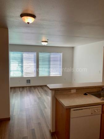 $2,495 / 3br - 1100ft2 - Broadway #305 |  Bright 3 Bed/2 Bath Apartment (Happy Valley)63920959697154122