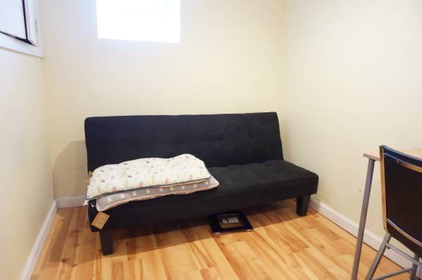$975 / 150ft2 - furnished garden-level bedroom 8-min Porter Square parking (porter square/Somerville/Harvard/MIT)63863135819907122