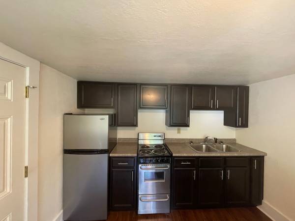 $1,545 / 1br - UPDATED 1-BEDROOM APARTMENT NEAR TRANSPORTATION, RESTAURANTS, AND SHOP (West Lebanon)63931658454530120