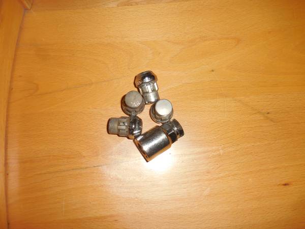 USED   Honda Wheel Lock  CIVIC  2006--2014 1