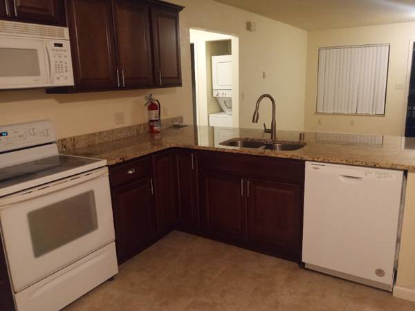 $1295.00 / 2br - Nice 2BD 1BA - In Unit Laundry, Fireplace, Deck, Patio, Storage63658112359171123